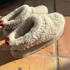 UGG Women's Tazz Ugg Braid Slipper sz 8